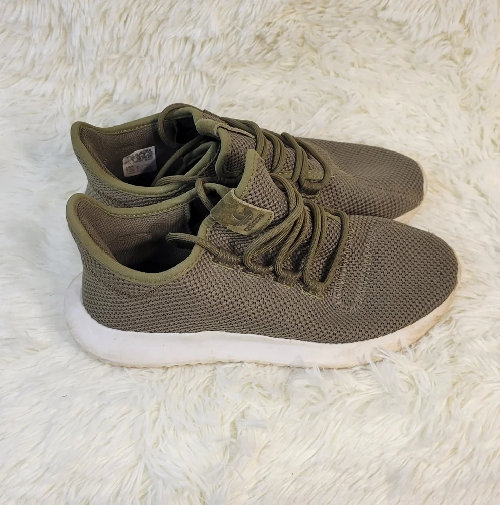 Mens adidas shoes Size 5.5